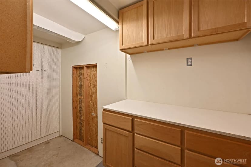 Property photo for 900 W Emerson Street, Seattle photo 23