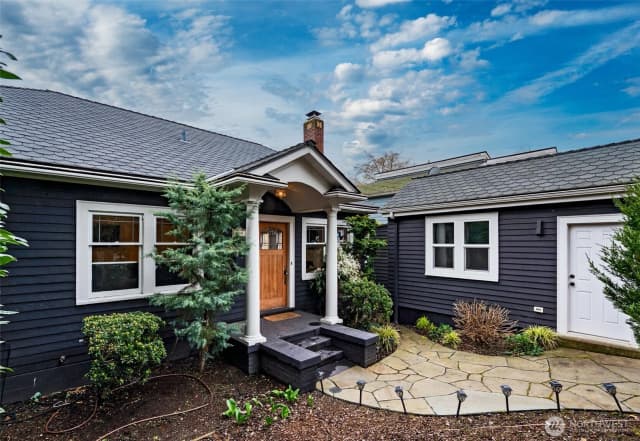 Property photo for 900 W Emerson Street, Seattle
