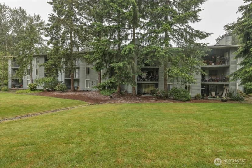 Property photo for 4635 W Lake Sammamish Parkway Se #g305, Issaquah photo 23