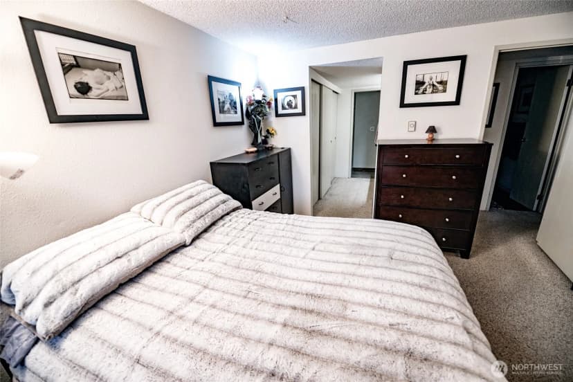 Property photo for 4635 W Lake Sammamish Parkway Se #g305, Issaquah photo 11