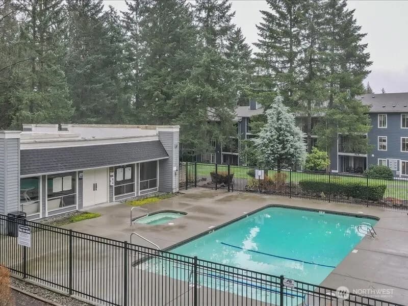 Property photo for 4635 W Lake Sammamish Parkway Se #g305, Issaquah photo 17