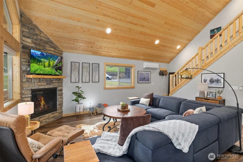 Property photo for 330 Rockberry Loop, Ronald photo 6
