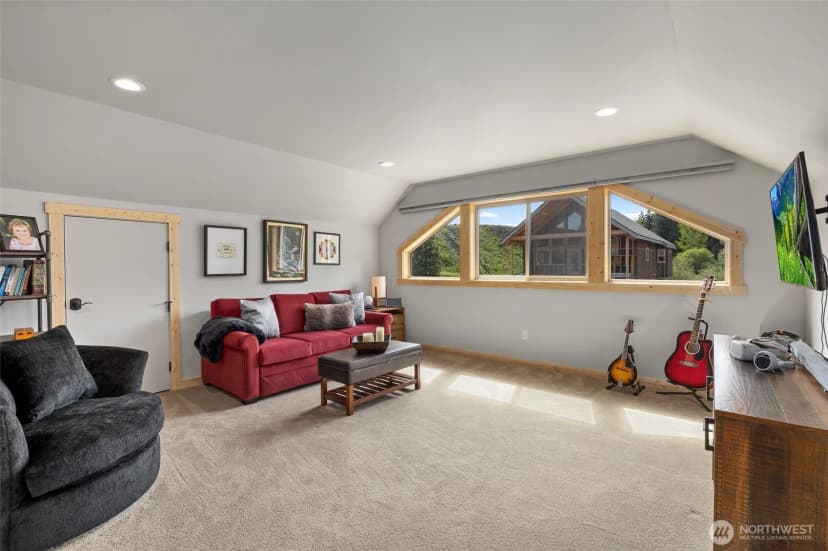 Property photo for 330 Rockberry Loop, Ronald photo 22