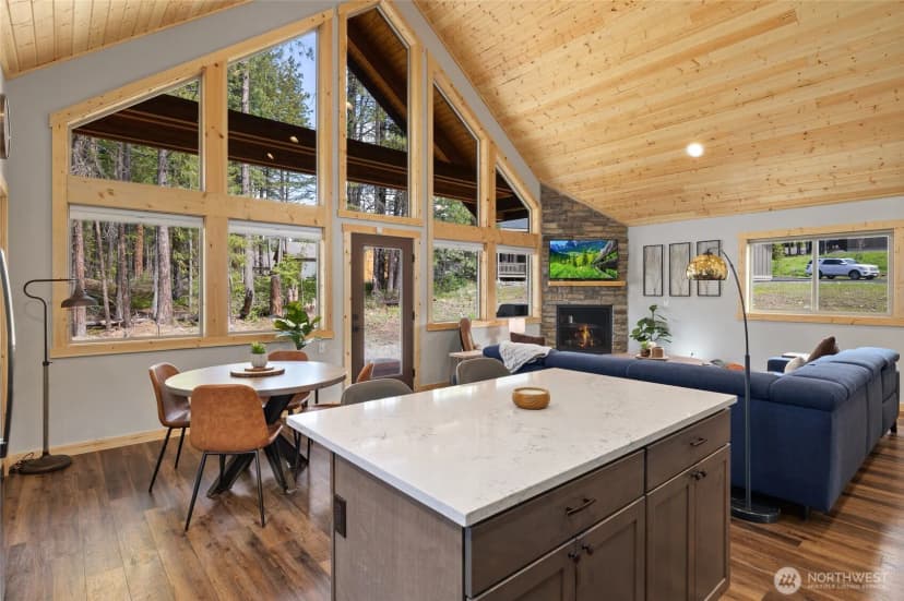 Property photo for 330 Rockberry Loop, Ronald photo 7