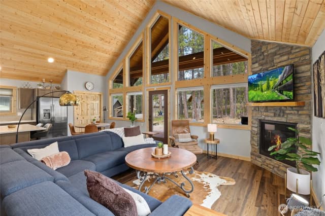 Property photo for 330 Rockberry Loop, Ronald photo 4
