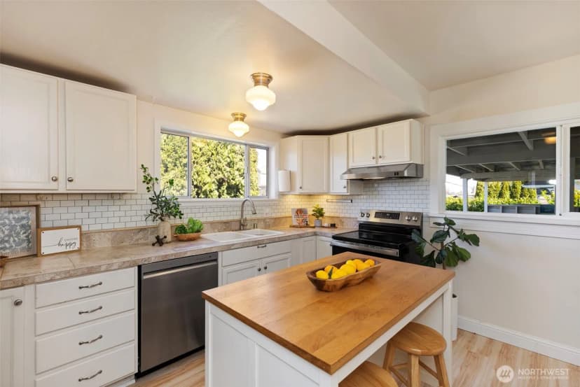 Property photo for 720 Pennsylvania Avenue, Bremerton photo 13