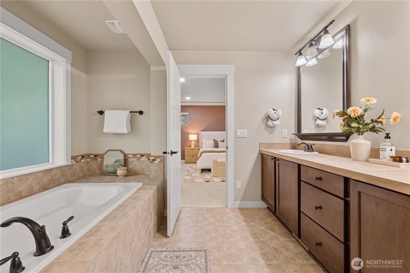 Property photo for 2819 102nd Place Ne, Bellevue photo 23