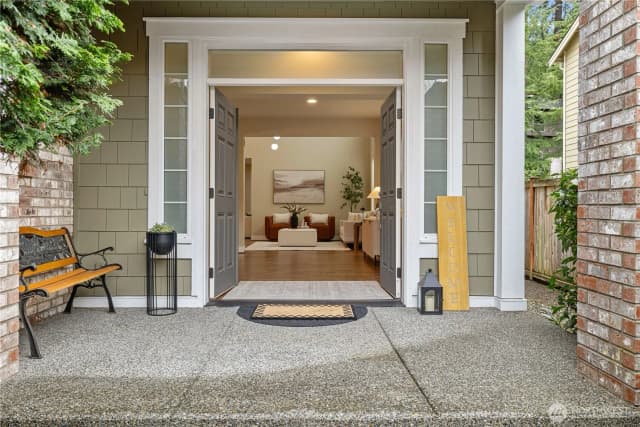 Property photo for 2819 102nd Place Ne, Bellevue photo 2