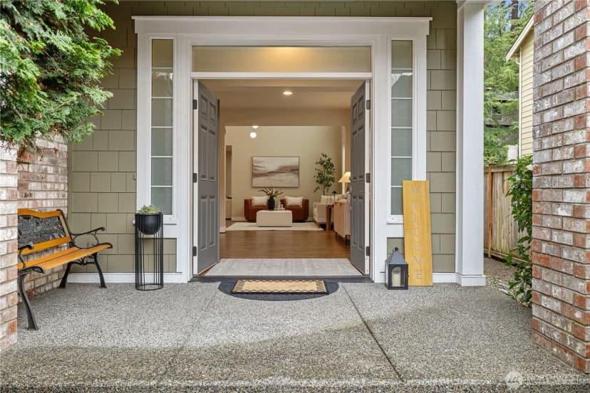 Property photo for 2819 102nd Place Ne, Bellevue photo 2
