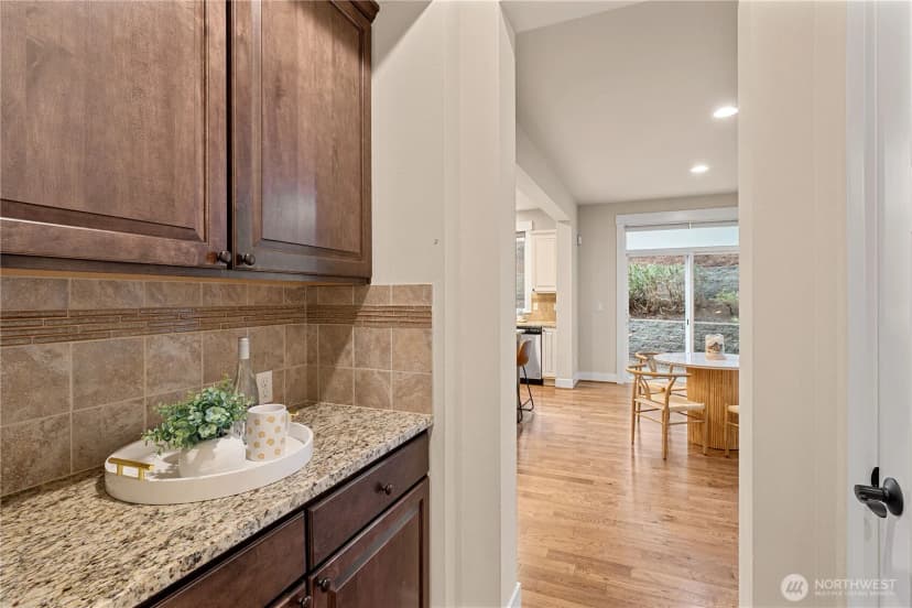 Property photo for 2819 102nd Place Ne, Bellevue photo 17