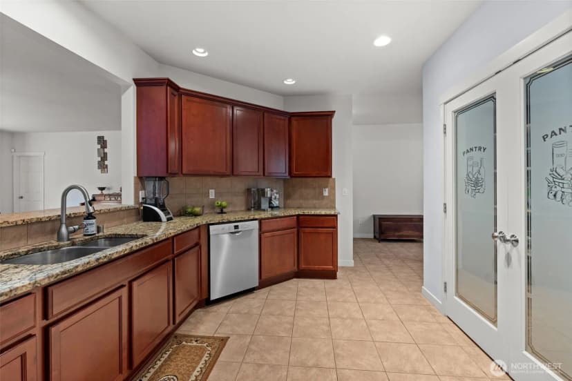 Property photo for 36427 2nd Avenue E, Roy photo 10