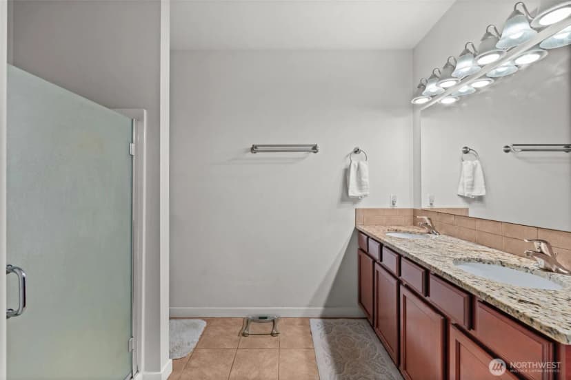 Property photo for 36427 2nd Avenue E, Roy photo 17
