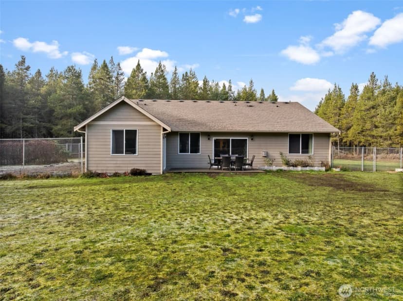 Property photo for 36427 2nd Avenue E, Roy photo 35