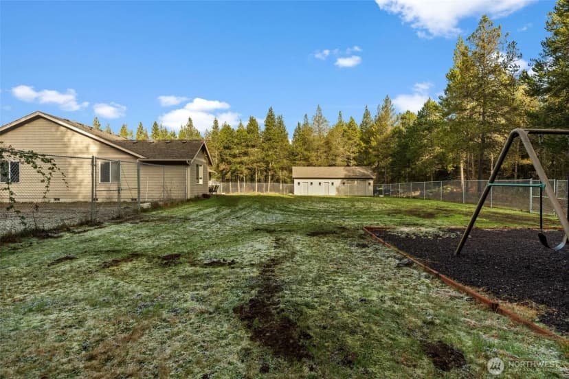 Property photo for 36427 2nd Avenue E, Roy photo 33