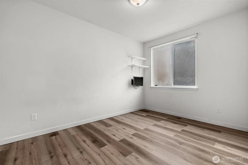 Property photo for 36427 2nd Avenue E, Roy photo 21