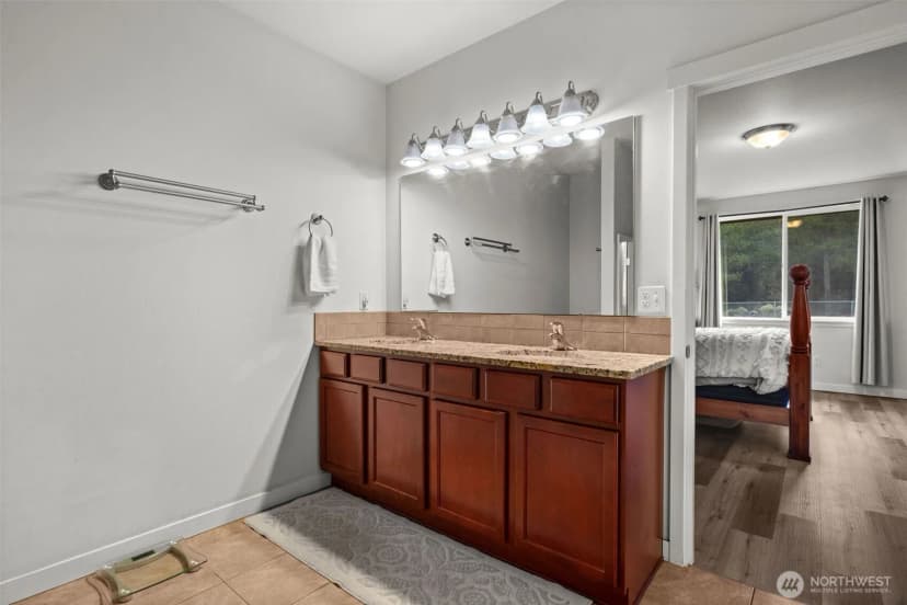 Property photo for 36427 2nd Avenue E, Roy photo 16