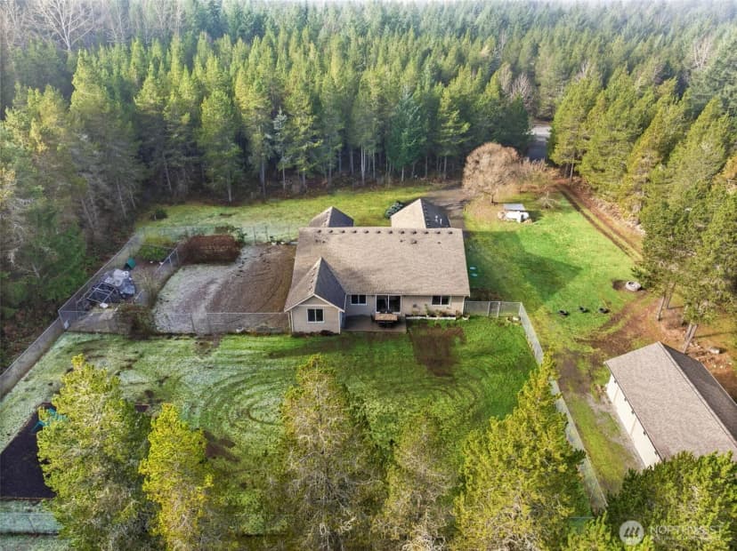 Property photo for 36427 2nd Avenue E, Roy photo 39
