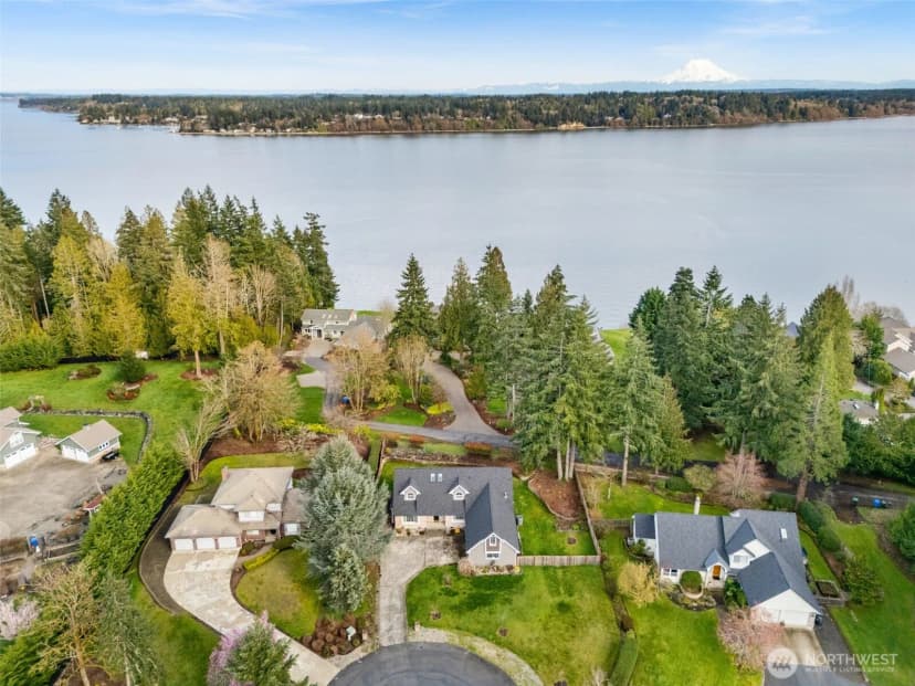 Property photo for 2308 Windjammer Court Nw, Olympia photo 8