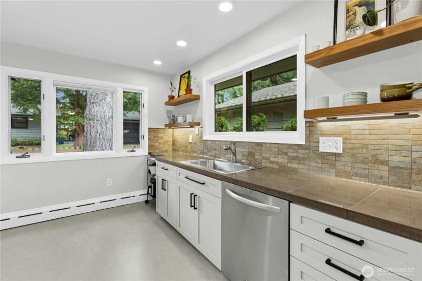Property photo for 21214 96th Avenue W, Edmonds photo 13