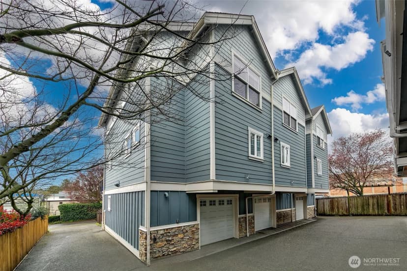 Property photo for 6531 42nd Avenue Sw #c, Seattle photo 3