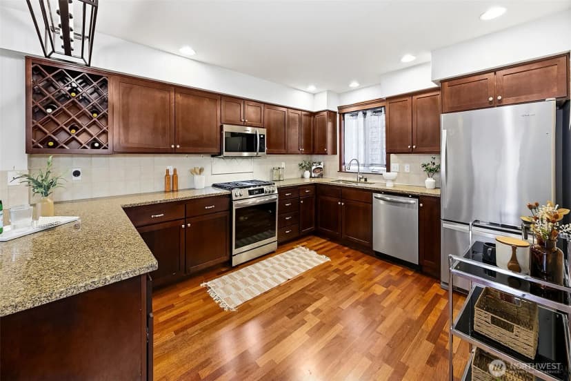 Property photo for 6531 42nd Avenue Sw #c, Seattle photo 10