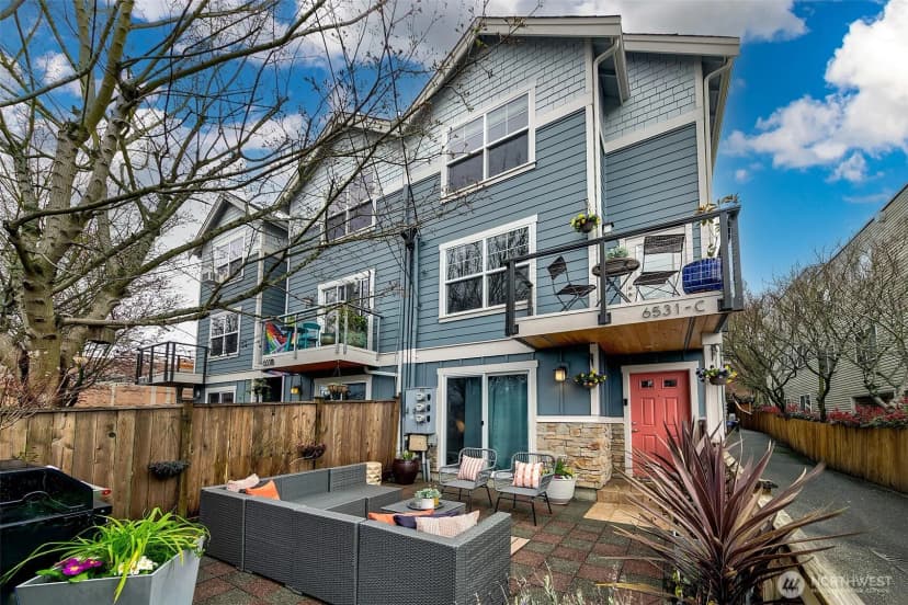 Property photo for 6531 42nd Avenue Sw #c, Seattle photo 2
