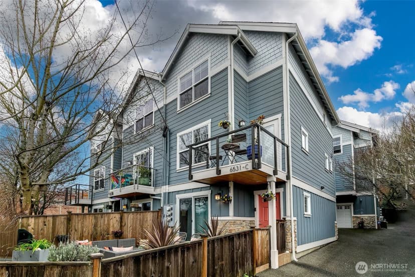 Property photo for 6531 42nd Avenue Sw #c, Seattle