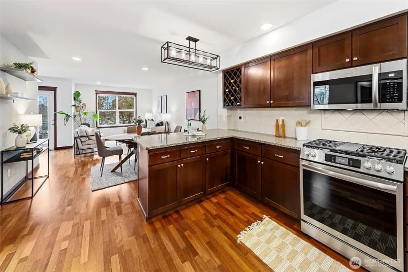 Property photo for 6531 42nd Avenue Sw #c, Seattle photo 11