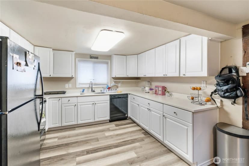 Property photo for 525 138th Street E, Tacoma photo 10