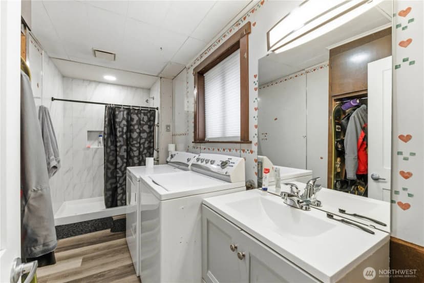 Property photo for 525 138th Street E, Tacoma photo 15
