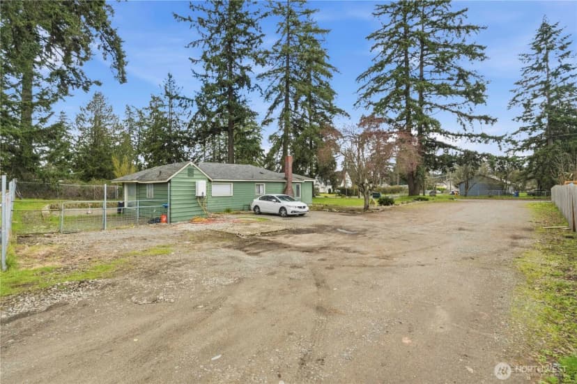 Property photo for 525 138th Street E, Tacoma photo 4