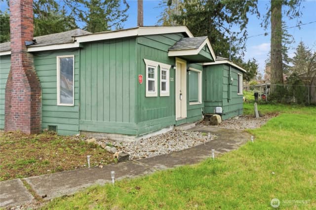 Property photo for 525 138th Street E, Tacoma photo 3