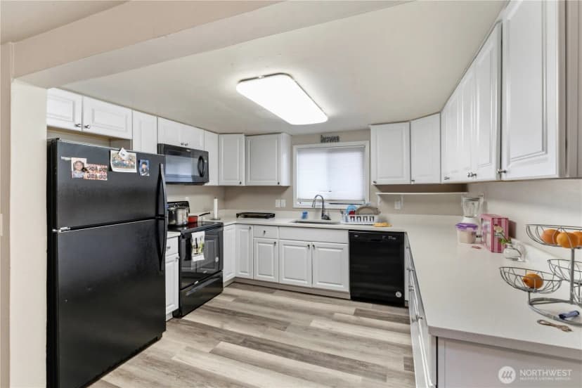 Property photo for 525 138th Street E, Tacoma photo 11