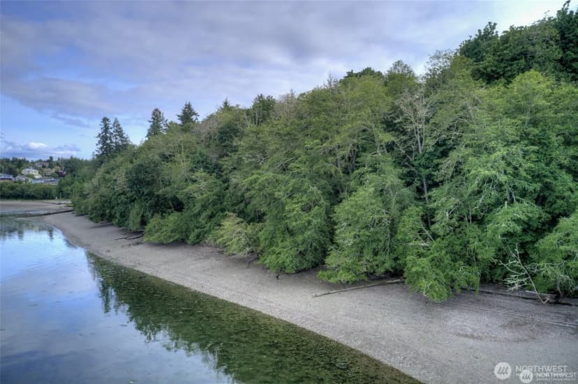 Property photo for 8232 Bainbridge Loop Ne, Lacey photo 37