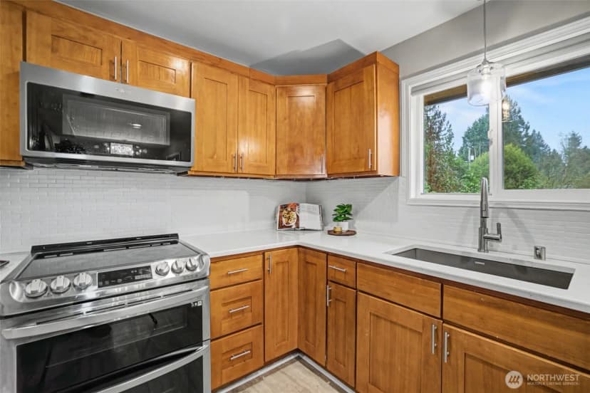 Property photo for 11447 5th Avenue S, Seattle photo 11