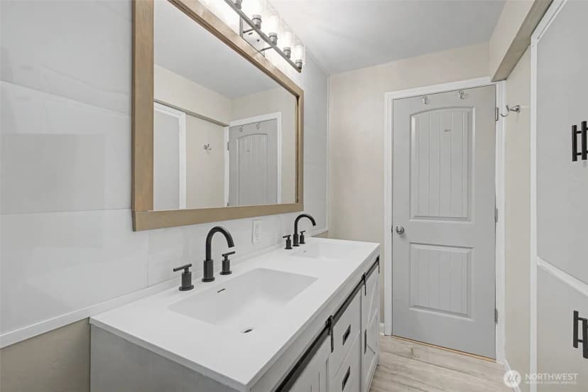 Property photo for 11447 5th Avenue S, Seattle photo 22