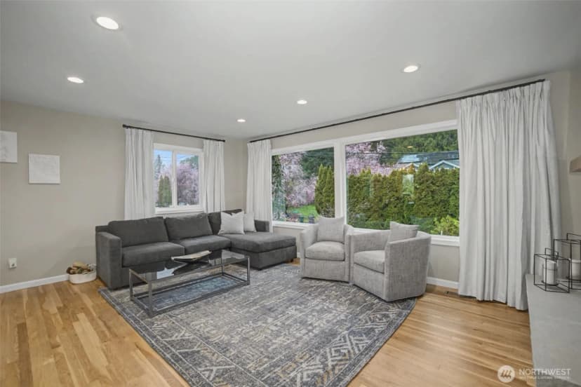 Property photo for 11447 5th Avenue S, Seattle photo 3