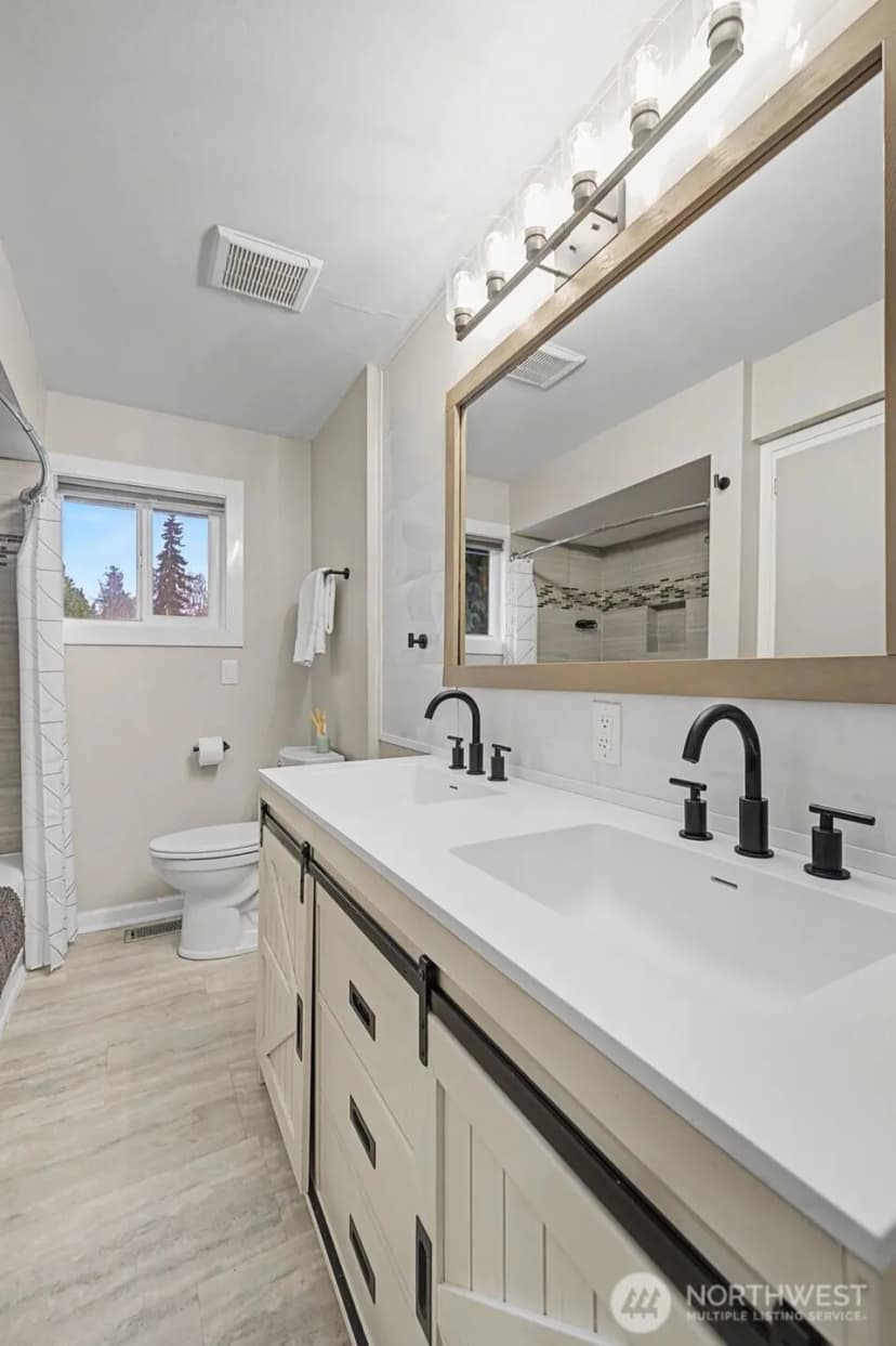 Property photo for 11447 5th Avenue S, Seattle photo 21