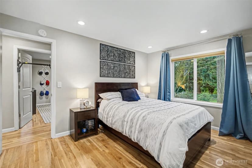 Property photo for 11447 5th Avenue S, Seattle photo 14