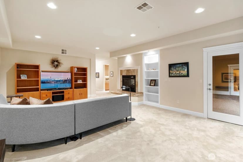 Property photo for 2307 Sundown Court, Anacortes photo 6