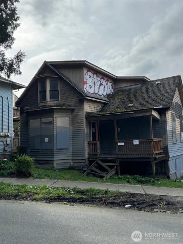 Property photo for 2531 Gilman Drive W, Seattle photo 5