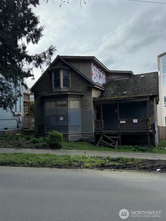 Property photo for 2531 Gilman Drive W, Seattle photo 3
