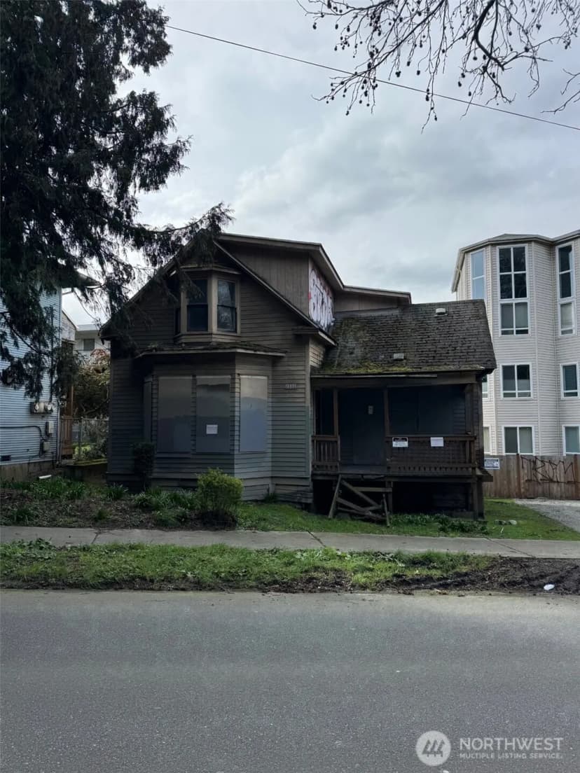Property photo for 2531 Gilman Drive W, Seattle photo 6