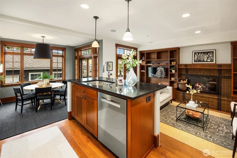 Property photo for 1632 35th Avenue, Seattle photo 9