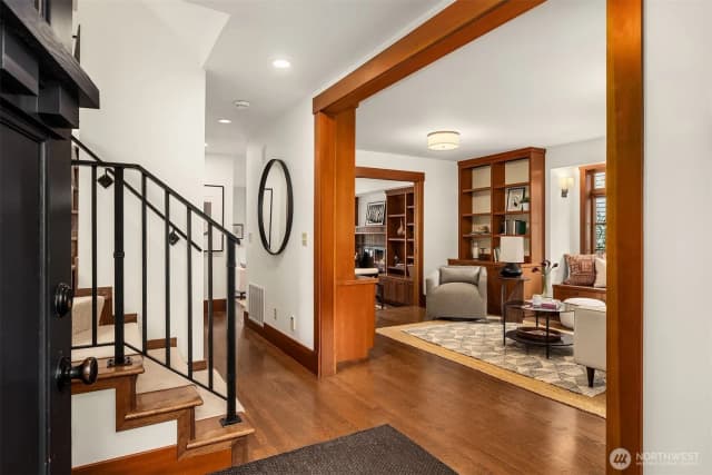 Property photo for 1632 35th Avenue, Seattle photo 3
