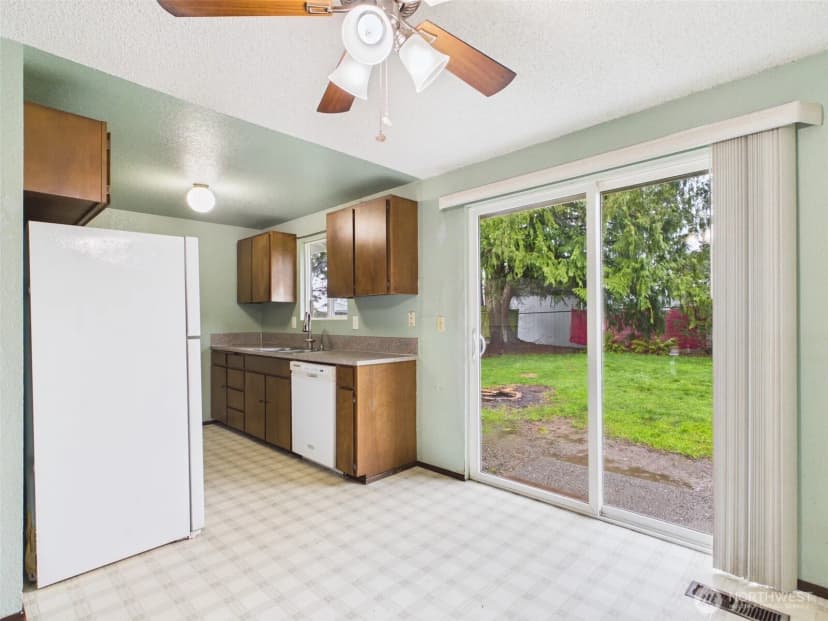 Property photo for 8911 14th Place Se, Lake Stevens photo 9