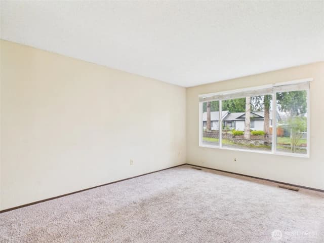 Property photo for 8911 14th Place Se, Lake Stevens photo 4