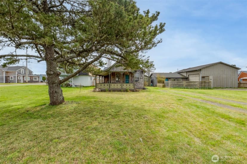 Property photo for 209 5th Street Ne, Long Beach photo 6