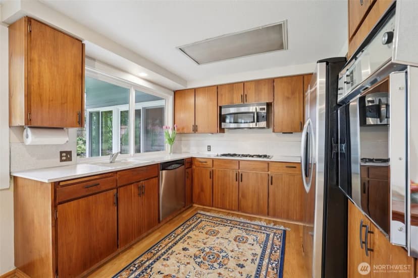 Property photo for 616 109th Avenue Se, Bellevue photo 16