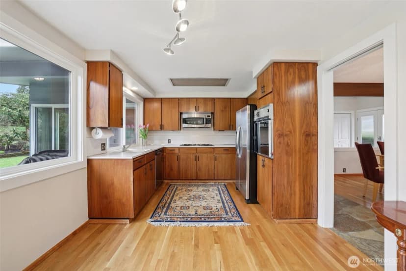 Property photo for 616 109th Avenue Se, Bellevue photo 13